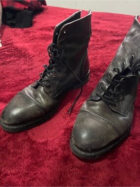 Men's Black Leather Lace-Up Cap-Toe Boots